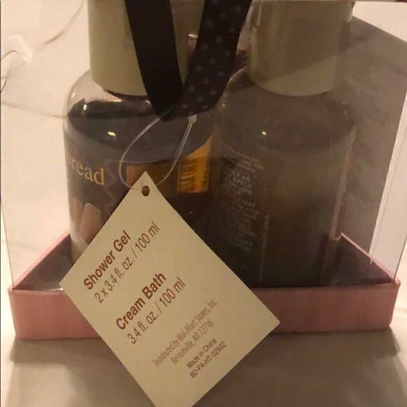 3/$15 Beauty sampler set - Picture 2 of 5